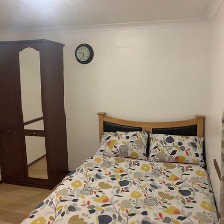 Cosy Home By Excel Centre & City Airport Лондон Экстерьер фото